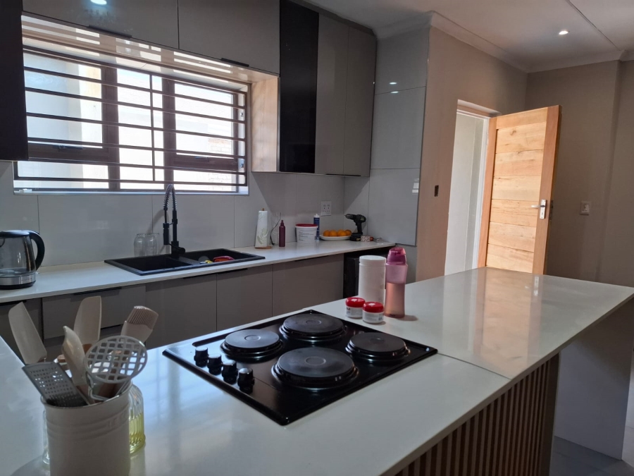 To Let 3 Bedroom Property for Rent in Marais Steyn Park Gauteng