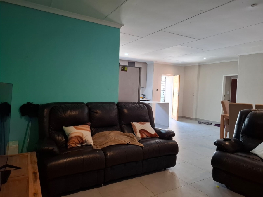 To Let 3 Bedroom Property for Rent in Marais Steyn Park Gauteng