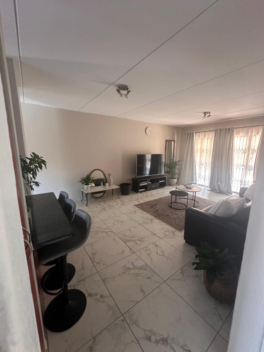 2 Bedroom Property for Sale in Sonneveld Gauteng