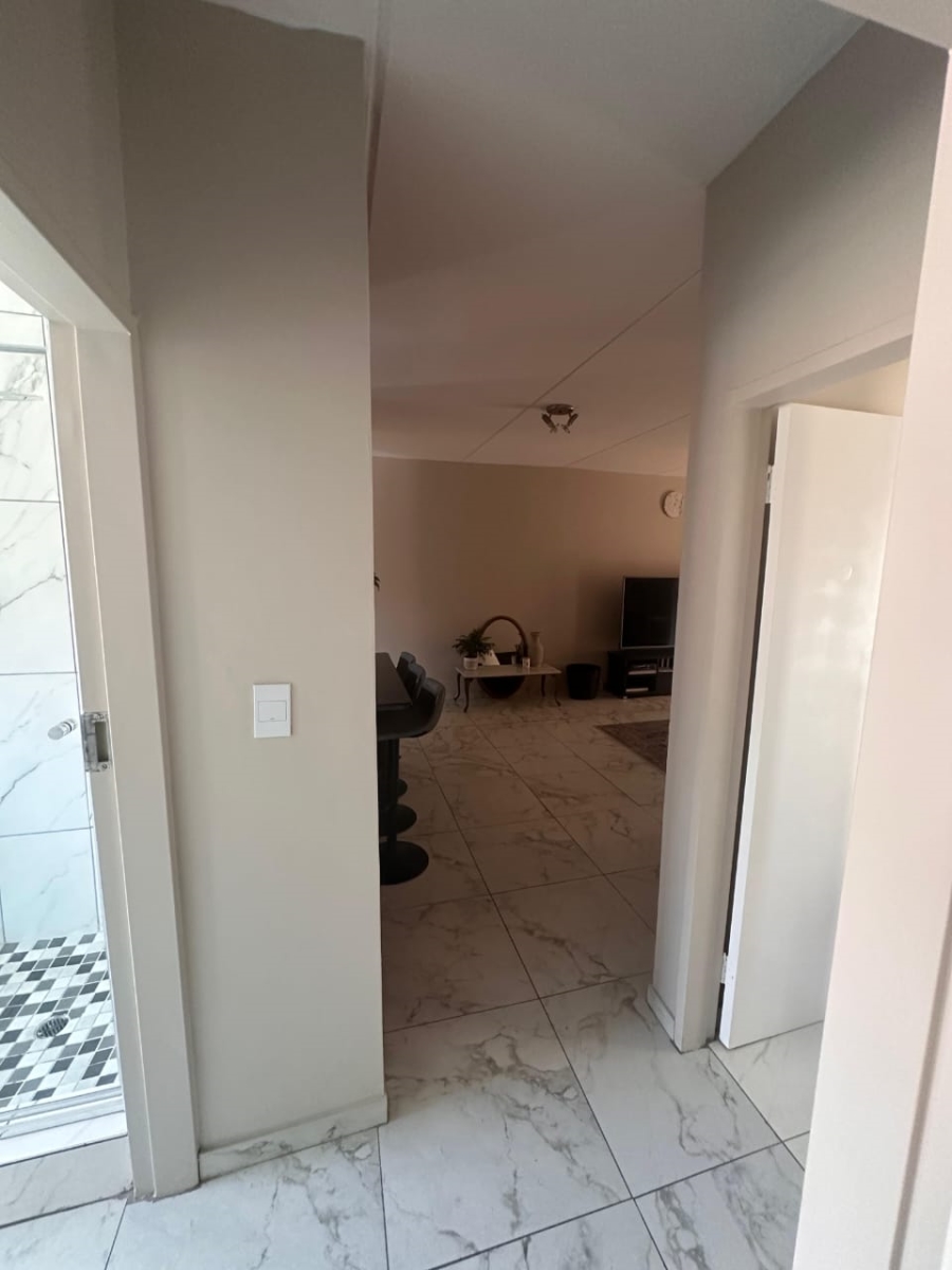 2 Bedroom Property for Sale in Sonneveld Gauteng