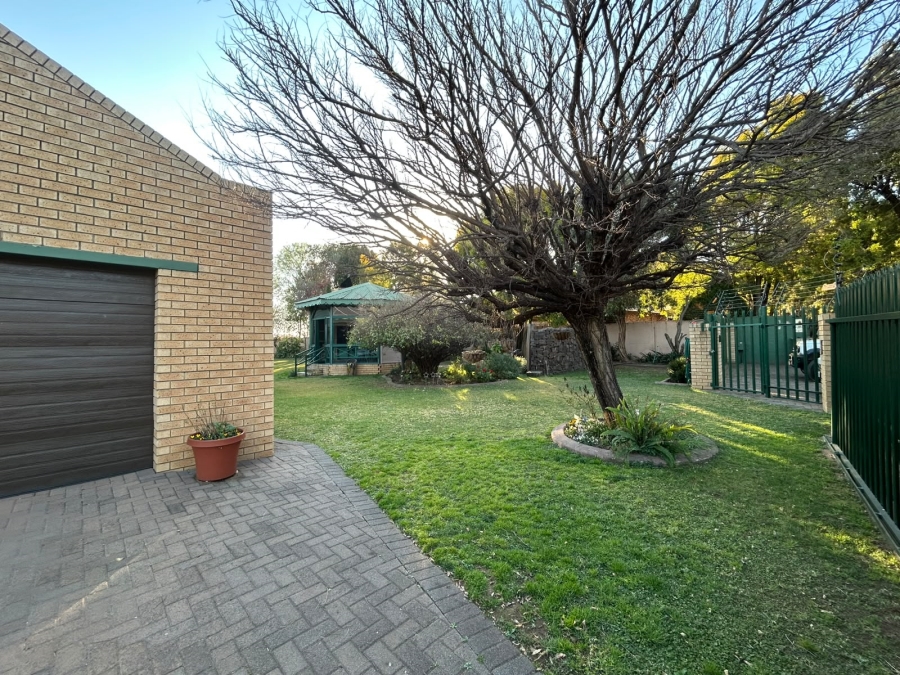 4 Bedroom Property for Sale in Vanderbijlpark SW 5 Gauteng