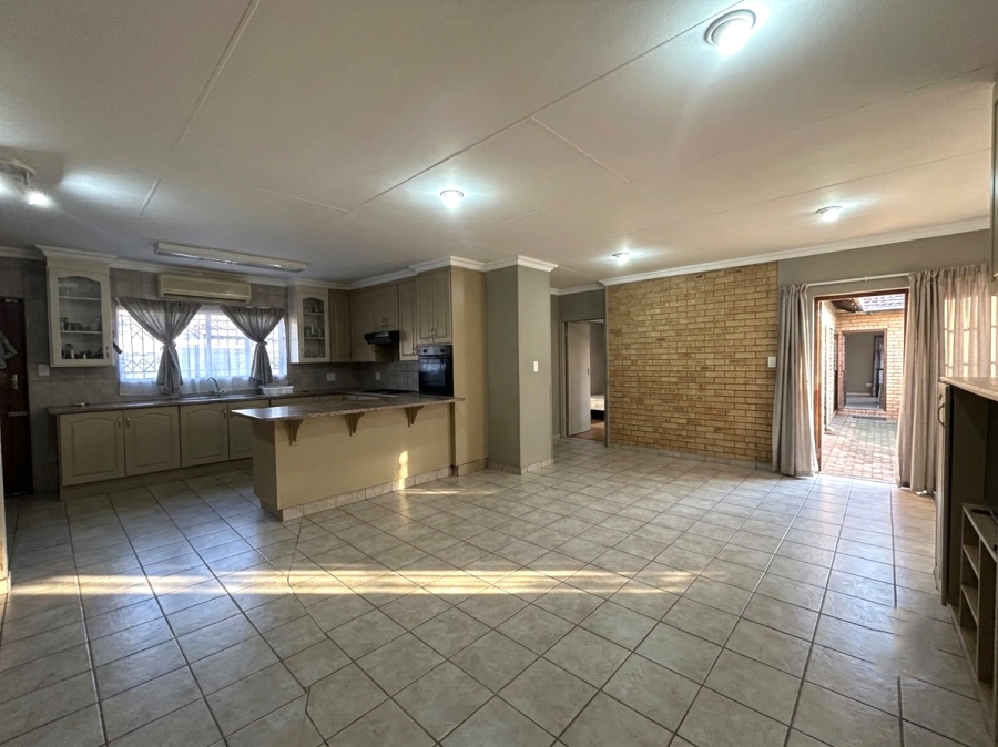 4 Bedroom Property for Sale in Vanderbijlpark SW 5 Gauteng