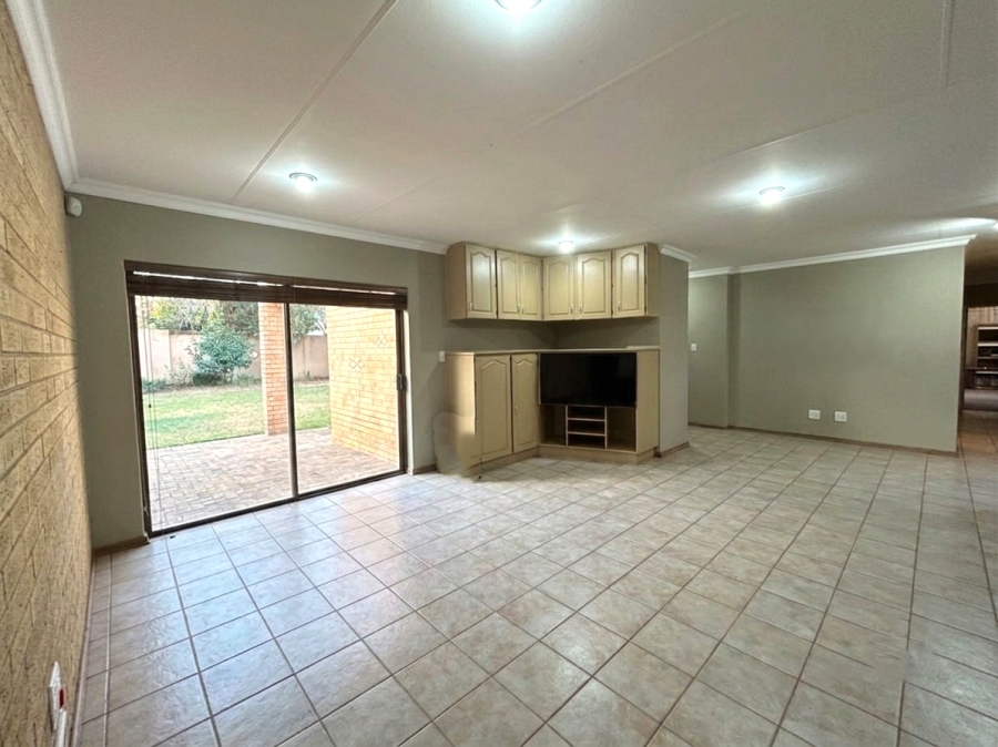 4 Bedroom Property for Sale in Vanderbijlpark SW 5 Gauteng