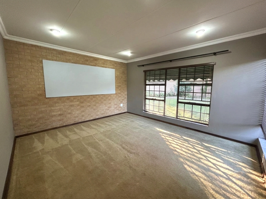 4 Bedroom Property for Sale in Vanderbijlpark SW 5 Gauteng