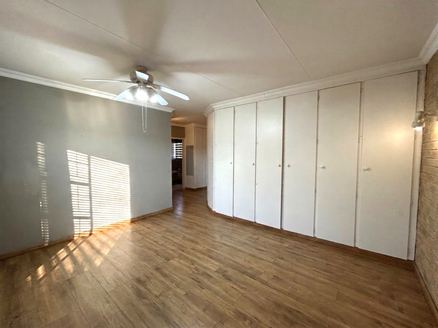 4 Bedroom Property for Sale in Vanderbijlpark SW 5 Gauteng