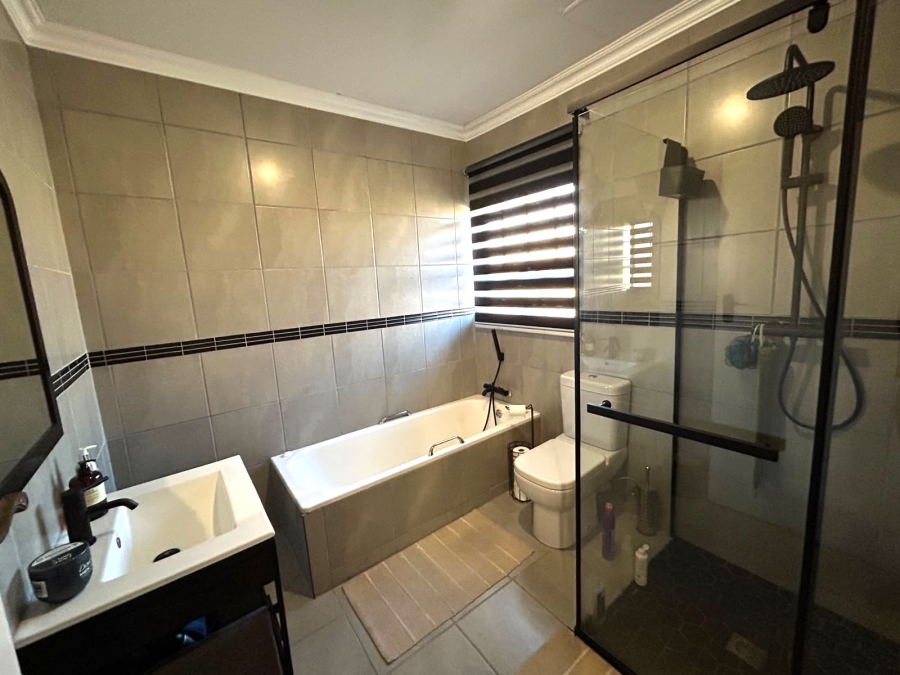 4 Bedroom Property for Sale in Vanderbijlpark SW 5 Gauteng