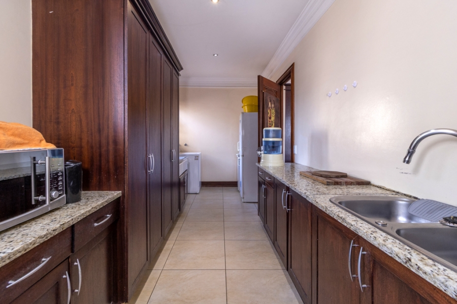 6 Bedroom Property for Sale in Sable Hills Gauteng