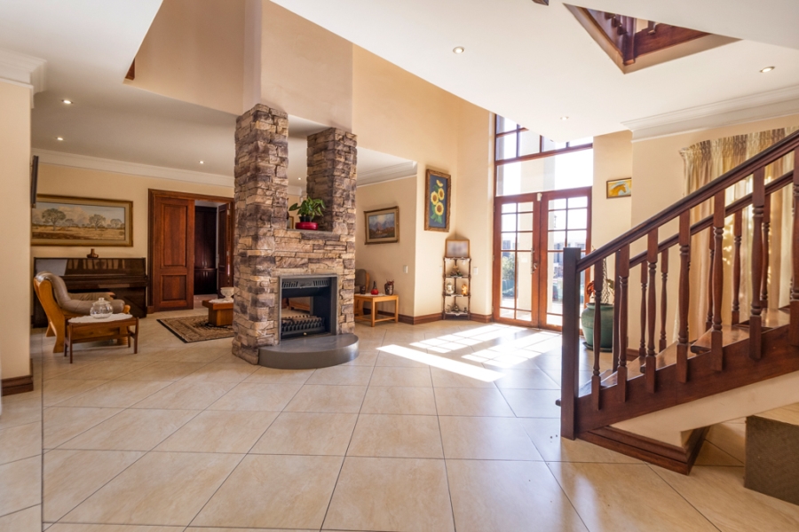 6 Bedroom Property for Sale in Sable Hills Gauteng