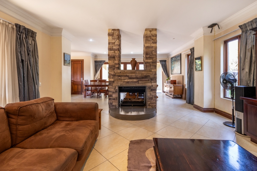 6 Bedroom Property for Sale in Sable Hills Gauteng