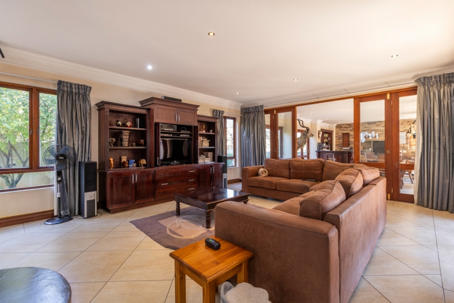 6 Bedroom Property for Sale in Sable Hills Gauteng