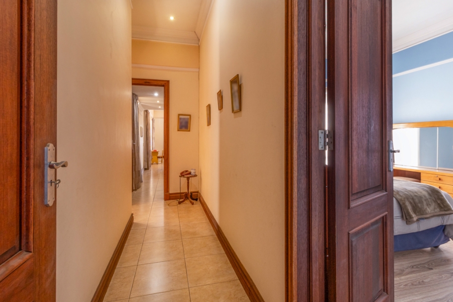 6 Bedroom Property for Sale in Sable Hills Gauteng