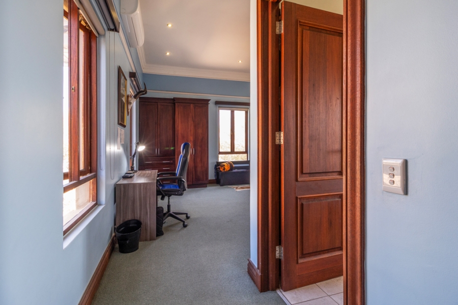 6 Bedroom Property for Sale in Sable Hills Gauteng