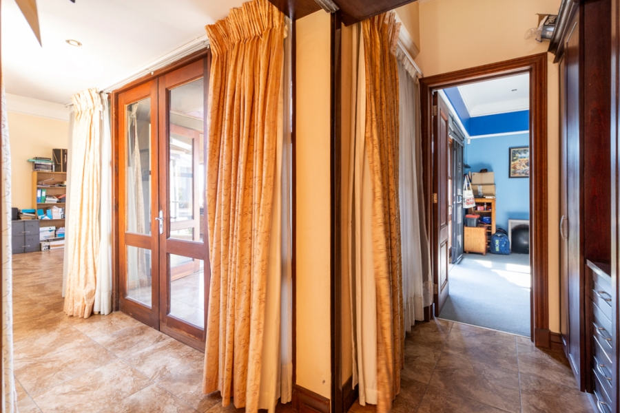 6 Bedroom Property for Sale in Sable Hills Gauteng