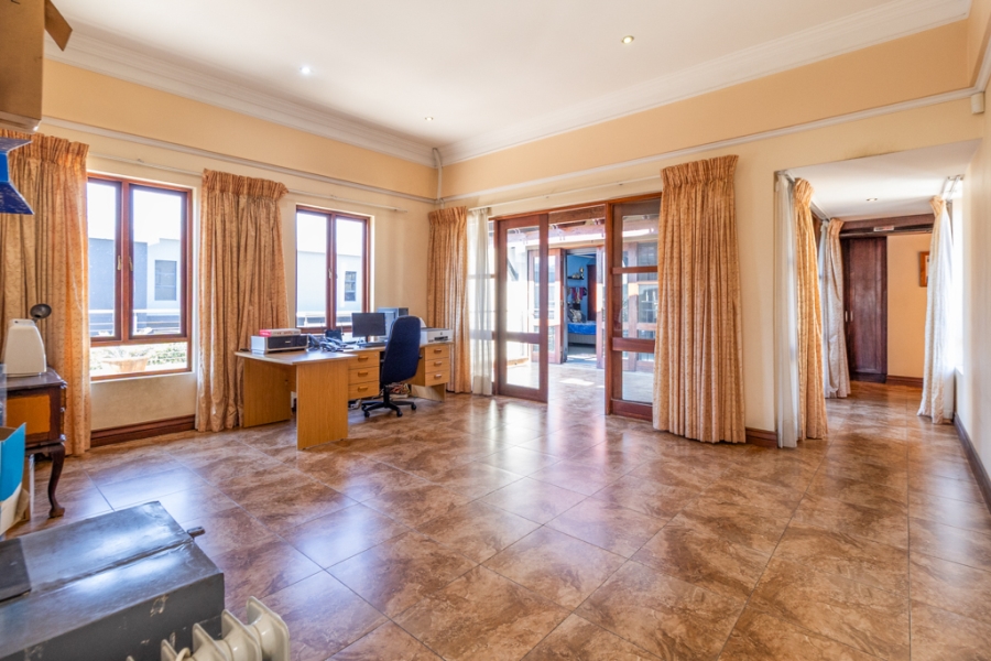 6 Bedroom Property for Sale in Sable Hills Gauteng
