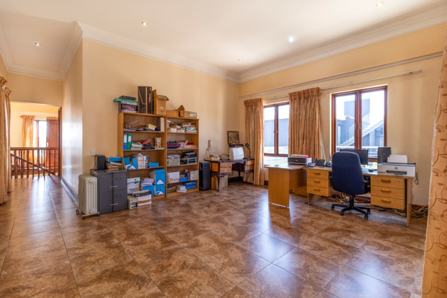 6 Bedroom Property for Sale in Sable Hills Gauteng
