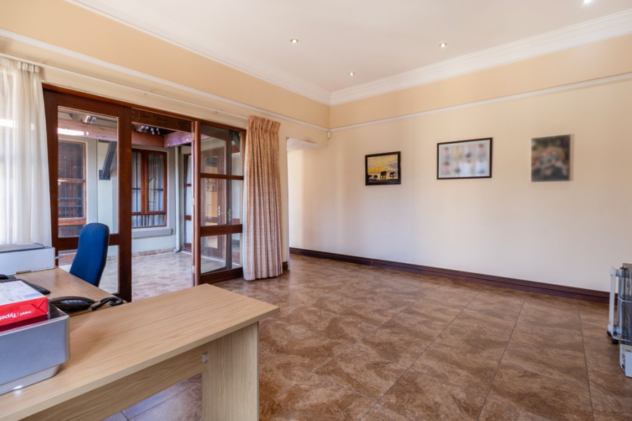 6 Bedroom Property for Sale in Sable Hills Gauteng