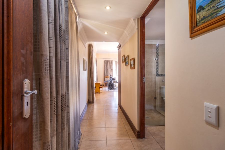 6 Bedroom Property for Sale in Sable Hills Gauteng