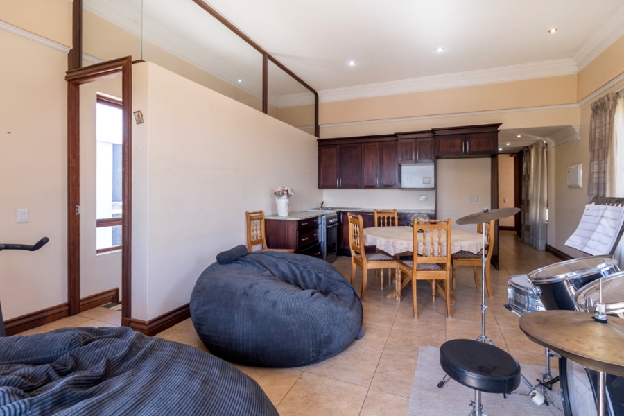 6 Bedroom Property for Sale in Sable Hills Gauteng