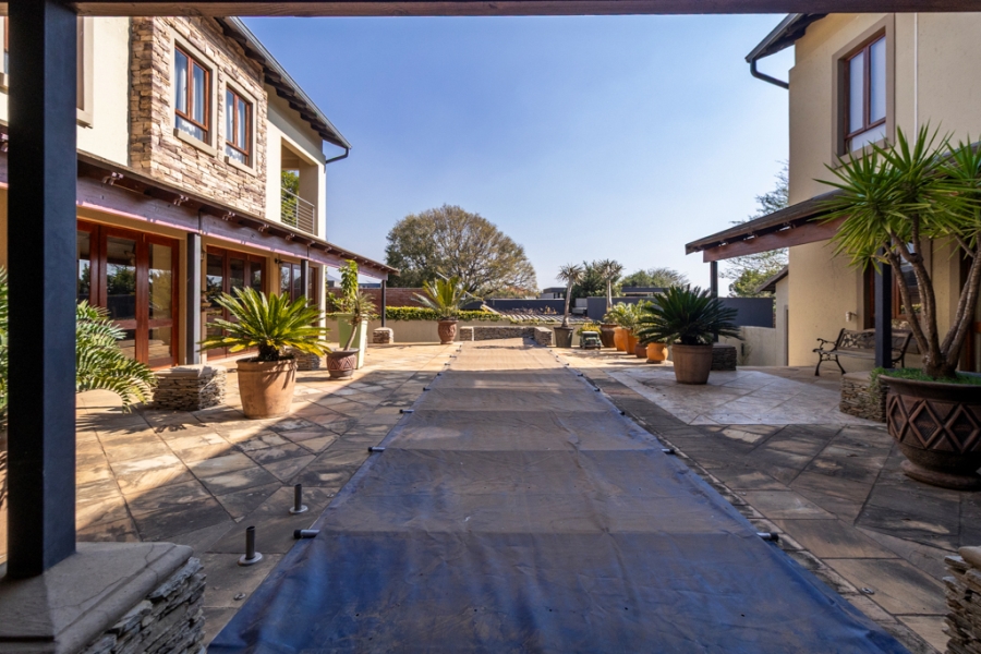 6 Bedroom Property for Sale in Sable Hills Gauteng