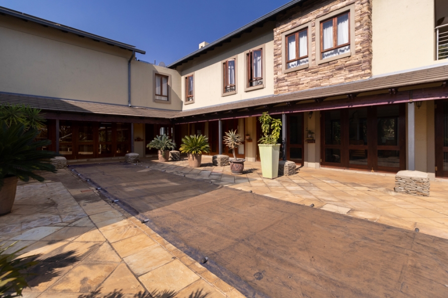 6 Bedroom Property for Sale in Sable Hills Gauteng