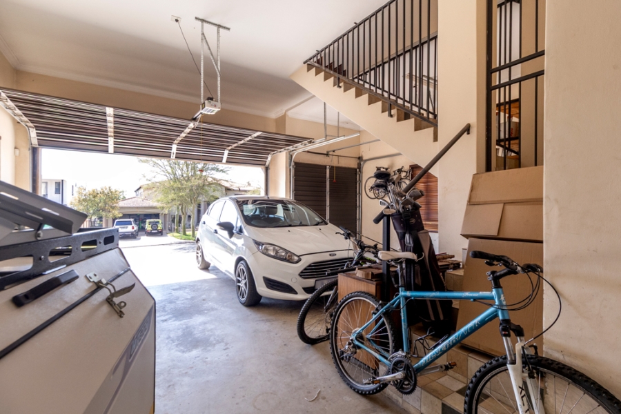 6 Bedroom Property for Sale in Sable Hills Gauteng