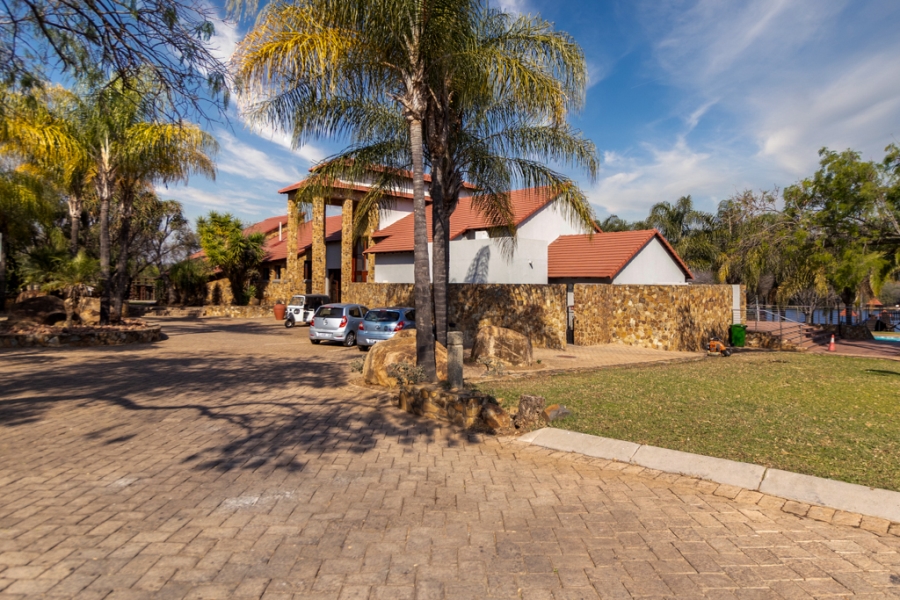 6 Bedroom Property for Sale in Sable Hills Gauteng