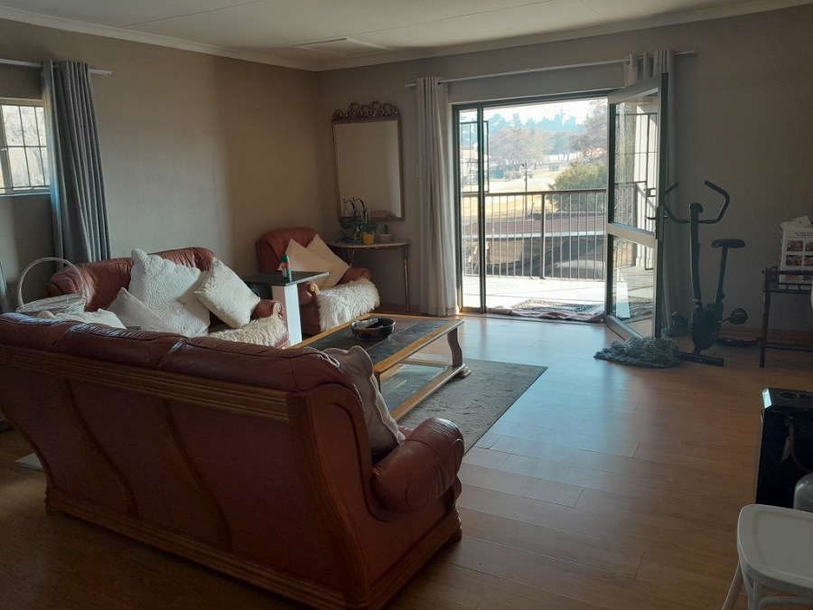 To Let 2 Bedroom Property for Rent in Brackendowns Gauteng