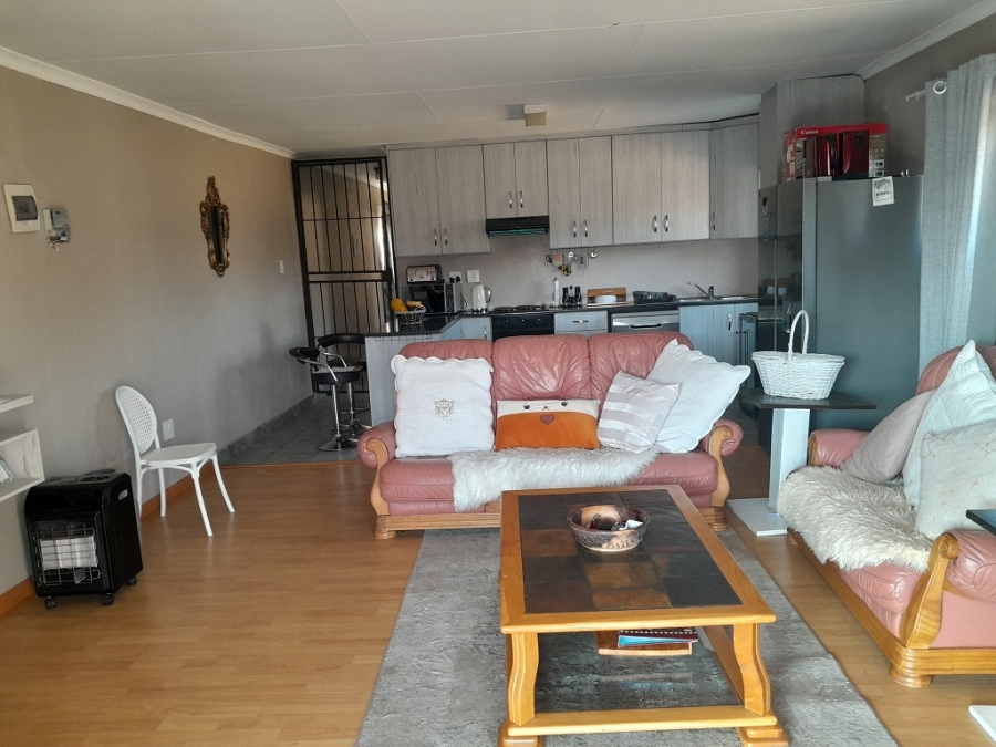 To Let 2 Bedroom Property for Rent in Brackendowns Gauteng