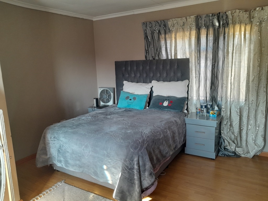 To Let 2 Bedroom Property for Rent in Brackendowns Gauteng