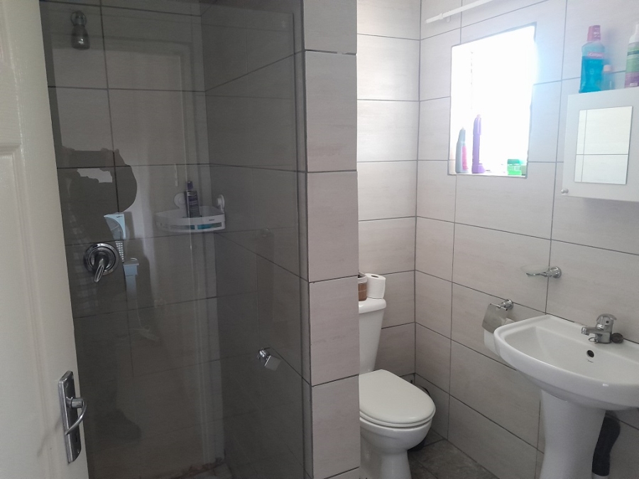To Let 2 Bedroom Property for Rent in Brackendowns Gauteng