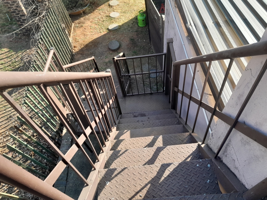 To Let 2 Bedroom Property for Rent in Brackendowns Gauteng