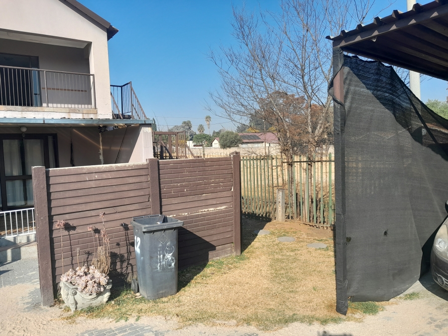 To Let 2 Bedroom Property for Rent in Brackendowns Gauteng