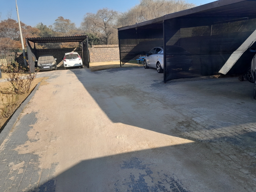 To Let 2 Bedroom Property for Rent in Brackendowns Gauteng
