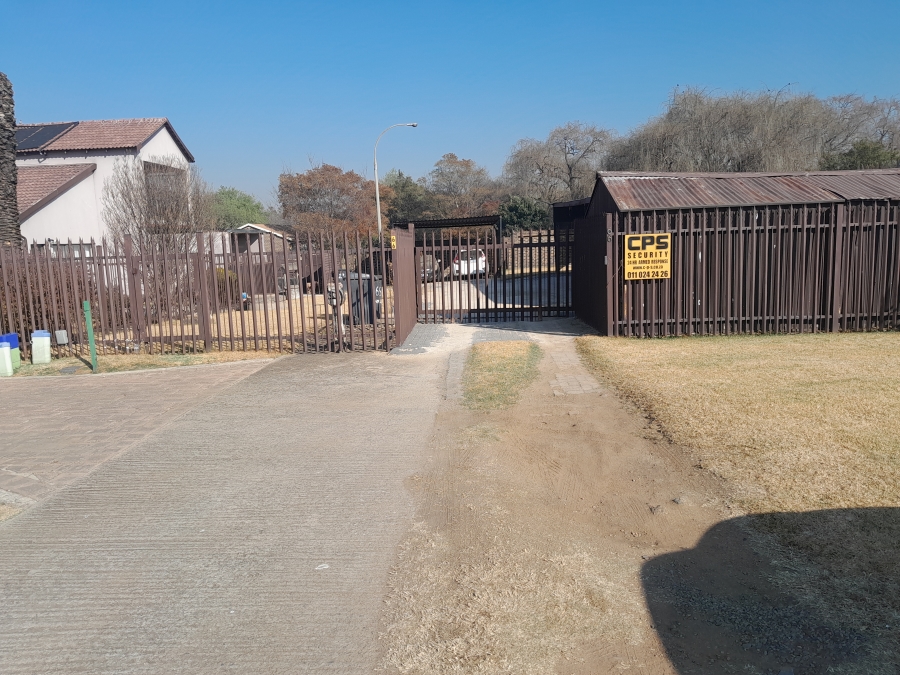 To Let 2 Bedroom Property for Rent in Brackendowns Gauteng