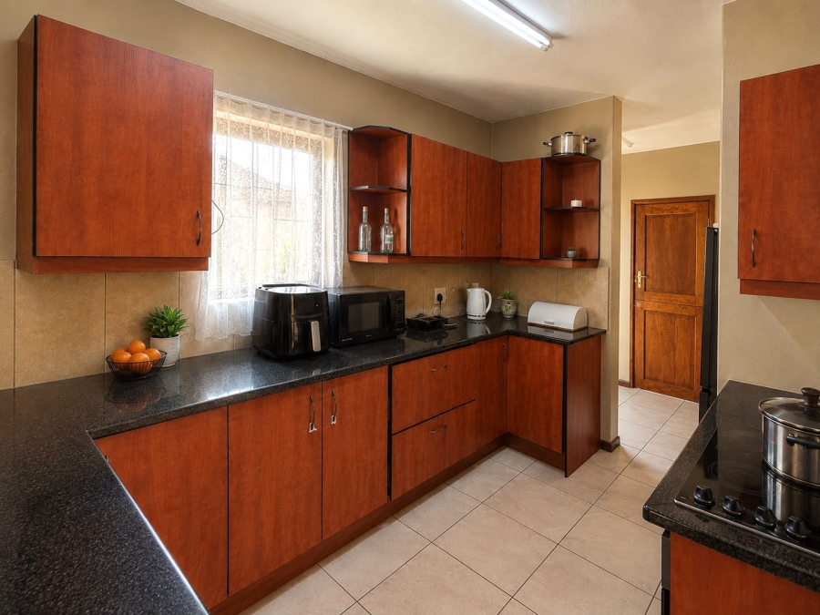 3 Bedroom Property for Sale in Monavoni Gauteng