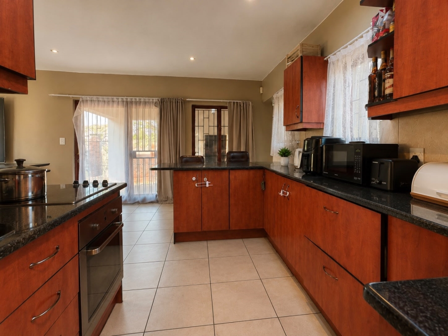3 Bedroom Property for Sale in Monavoni Gauteng