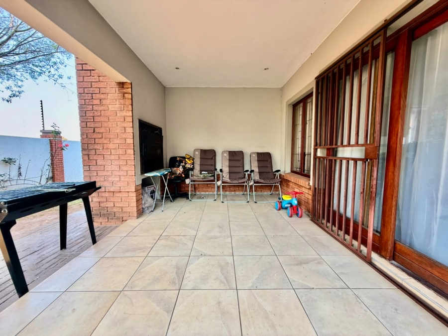 3 Bedroom Property for Sale in Monavoni Gauteng