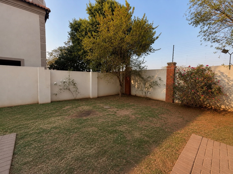 3 Bedroom Property for Sale in Monavoni Gauteng