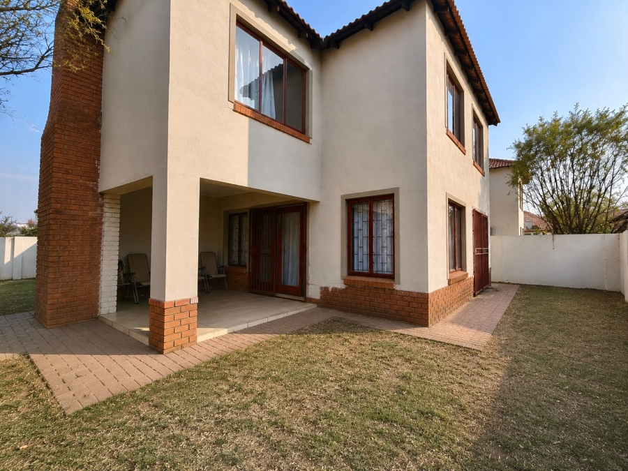 3 Bedroom Property for Sale in Monavoni Gauteng