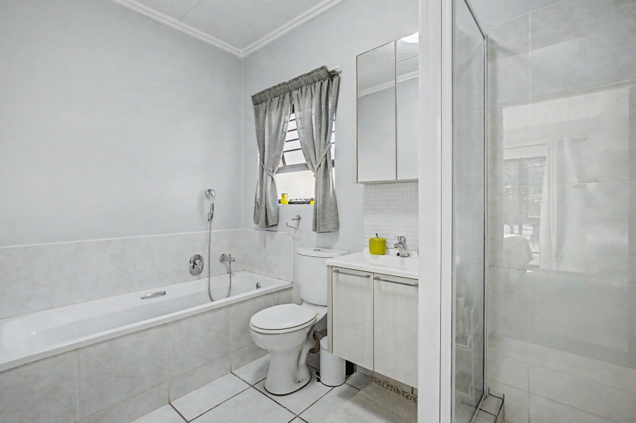 1 Bedroom Property for Sale in Douglasdale Gauteng