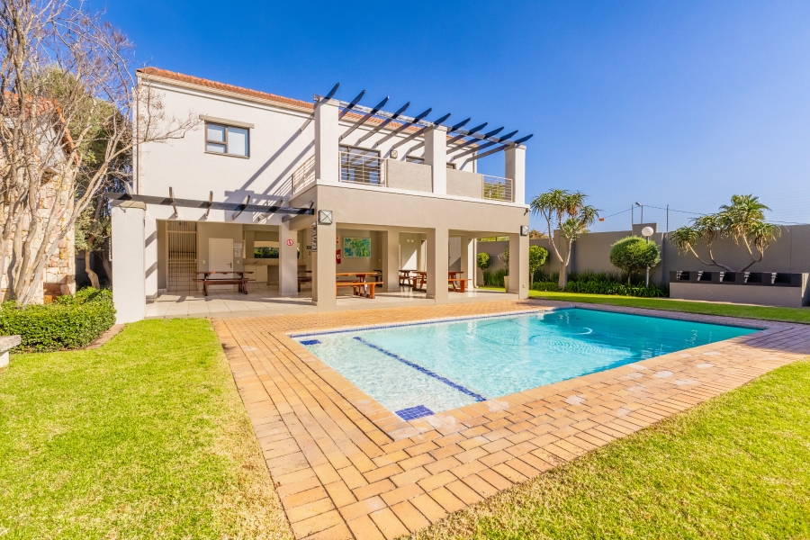 1 Bedroom Property for Sale in Douglasdale Gauteng