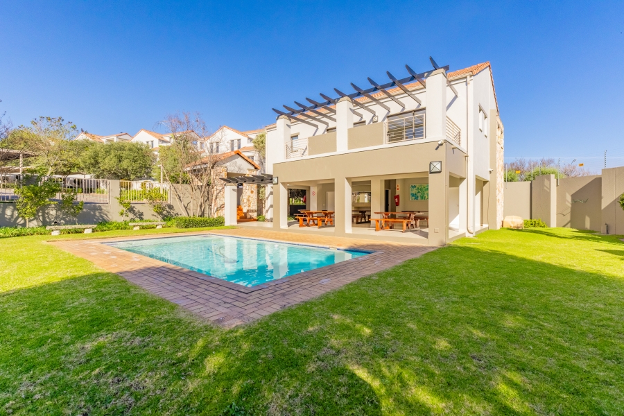 1 Bedroom Property for Sale in Douglasdale Gauteng