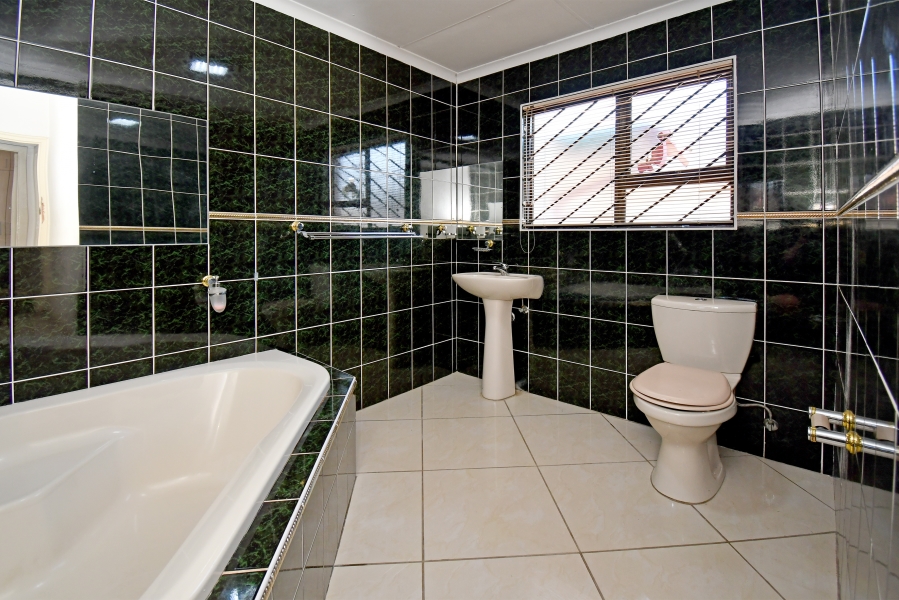 3 Bedroom Property for Sale in Crosby Gauteng