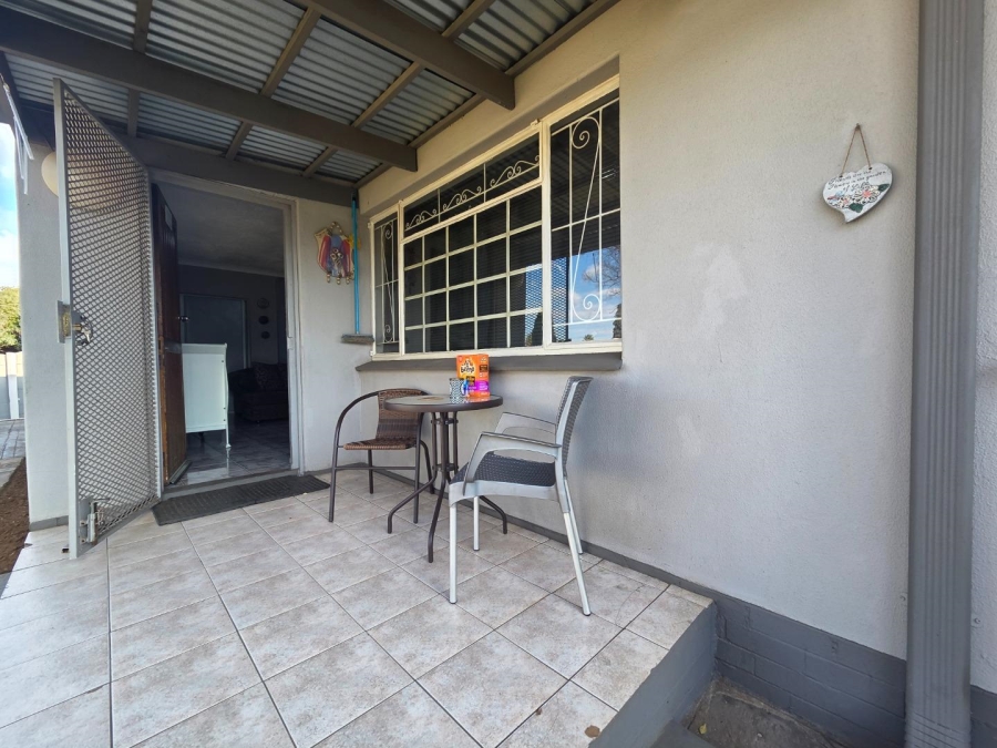 4 Bedroom Property for Sale in General Albertspark Gauteng