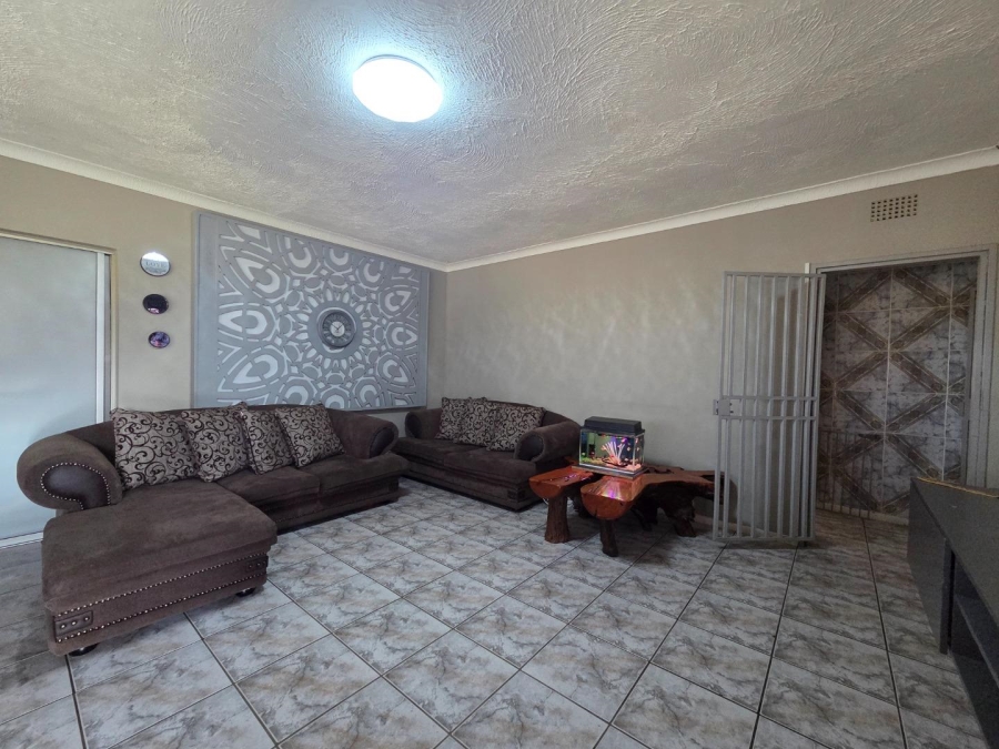 4 Bedroom Property for Sale in General Albertspark Gauteng