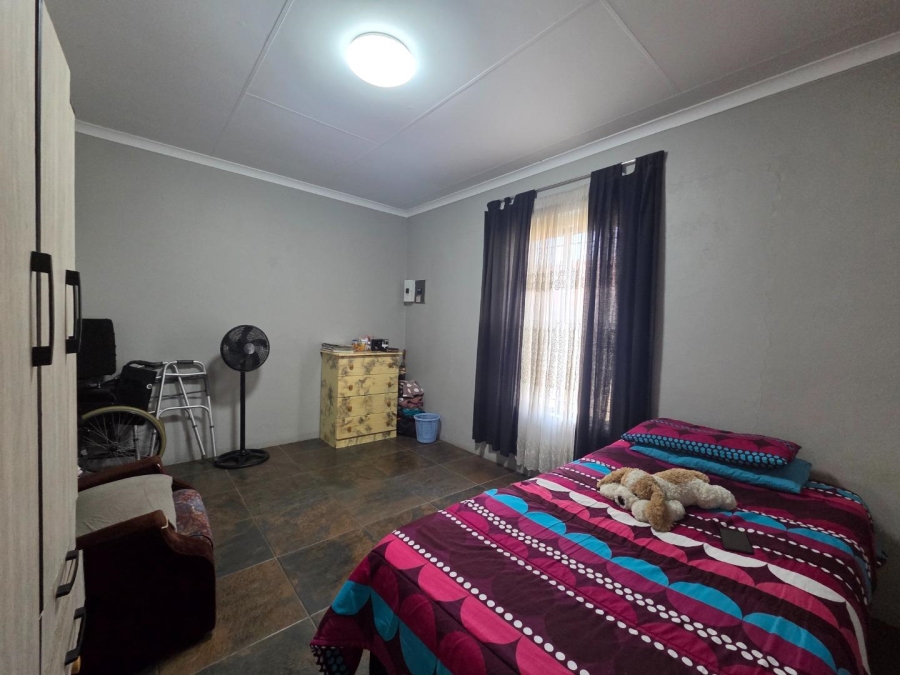 4 Bedroom Property for Sale in General Albertspark Gauteng