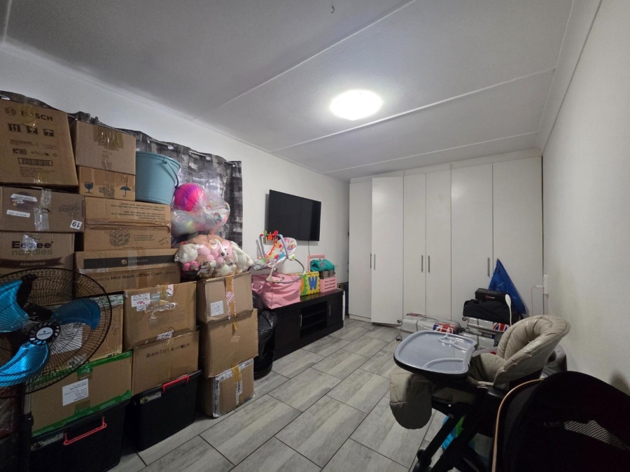 4 Bedroom Property for Sale in General Albertspark Gauteng