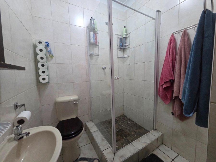 4 Bedroom Property for Sale in General Albertspark Gauteng