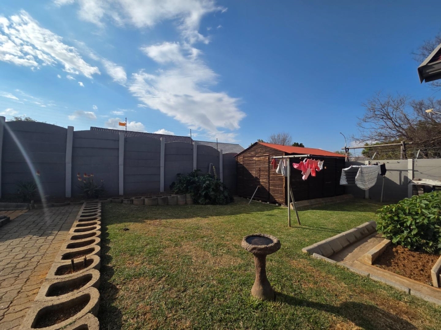 4 Bedroom Property for Sale in General Albertspark Gauteng
