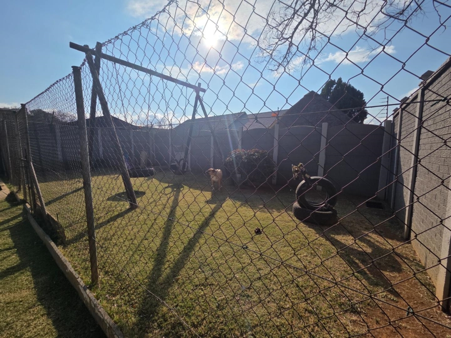 4 Bedroom Property for Sale in General Albertspark Gauteng